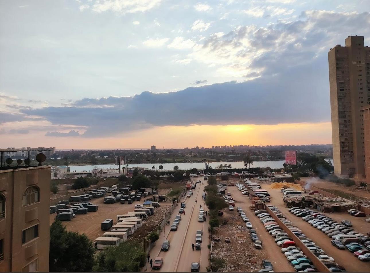 In Almaadi Corniche في كورنيش المعادي
